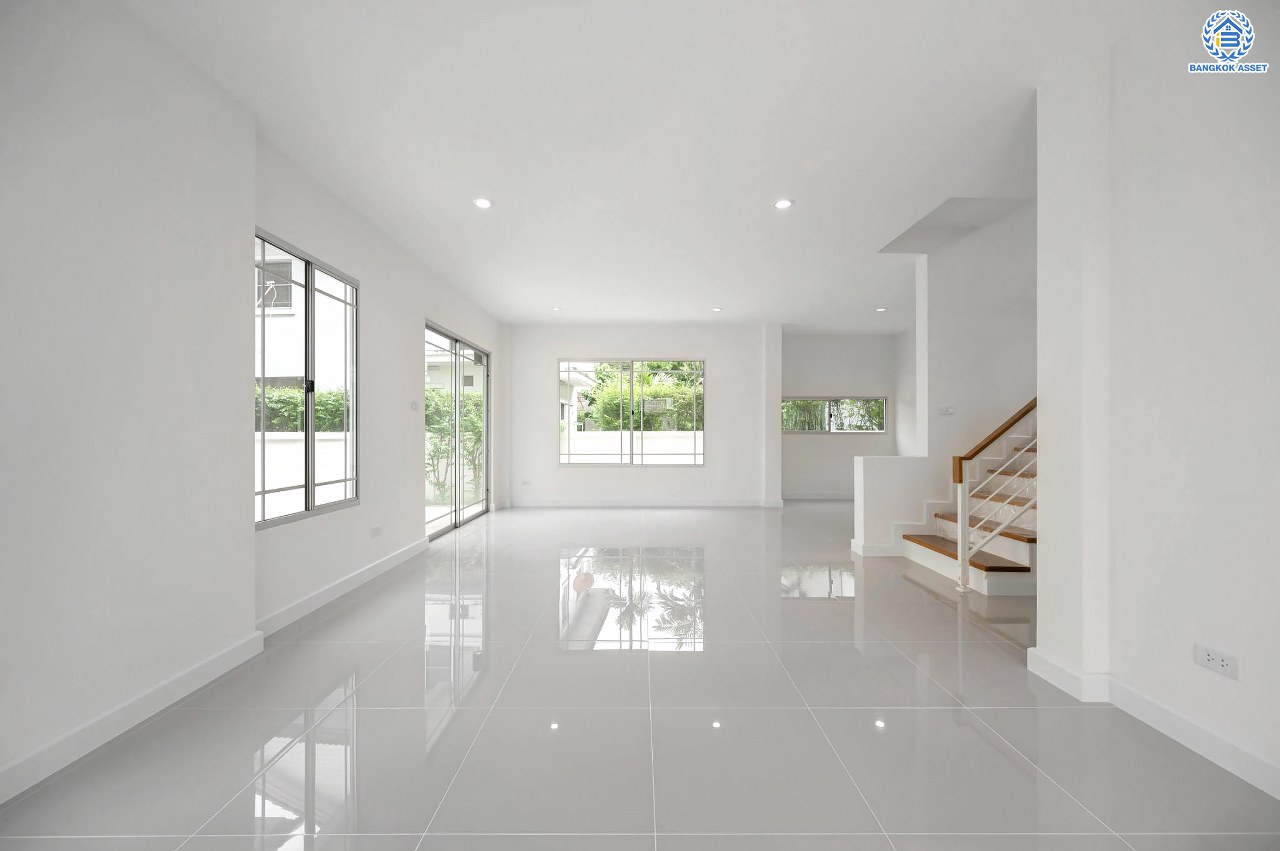 บ้านมือสองตกแต่งใหม่ แบรนด์สุดหรู L&H โครงการ มัณฑนา แจ้งวัฒนะ-ราชพฤกษ์ เนื้อที่ 57.9 ตร.ว. ฟังก์ชัน 3 ห้องนอน 3 ห้องน้ำ จอดรถได้ 2 คัน ทำเลเดินทางเข้า-ออกเมืองสะดวก เชื่อมต่อถนนชัยพฤกษ์แจ้งวัฒนะ ถนนราชพฤกษ์ ใกล้รถไฟฟ้าสายสีชมพู "สถานีปากเกร็ด" ใกล้ "โรบินสันไลฟ์สไตล์"